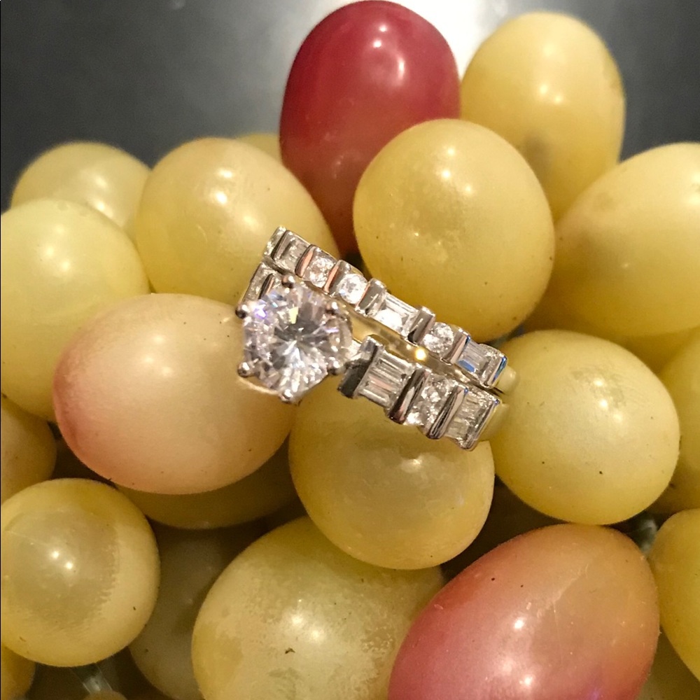 1.3ct AAA Crystal Engagement Wedding Set Platinum.